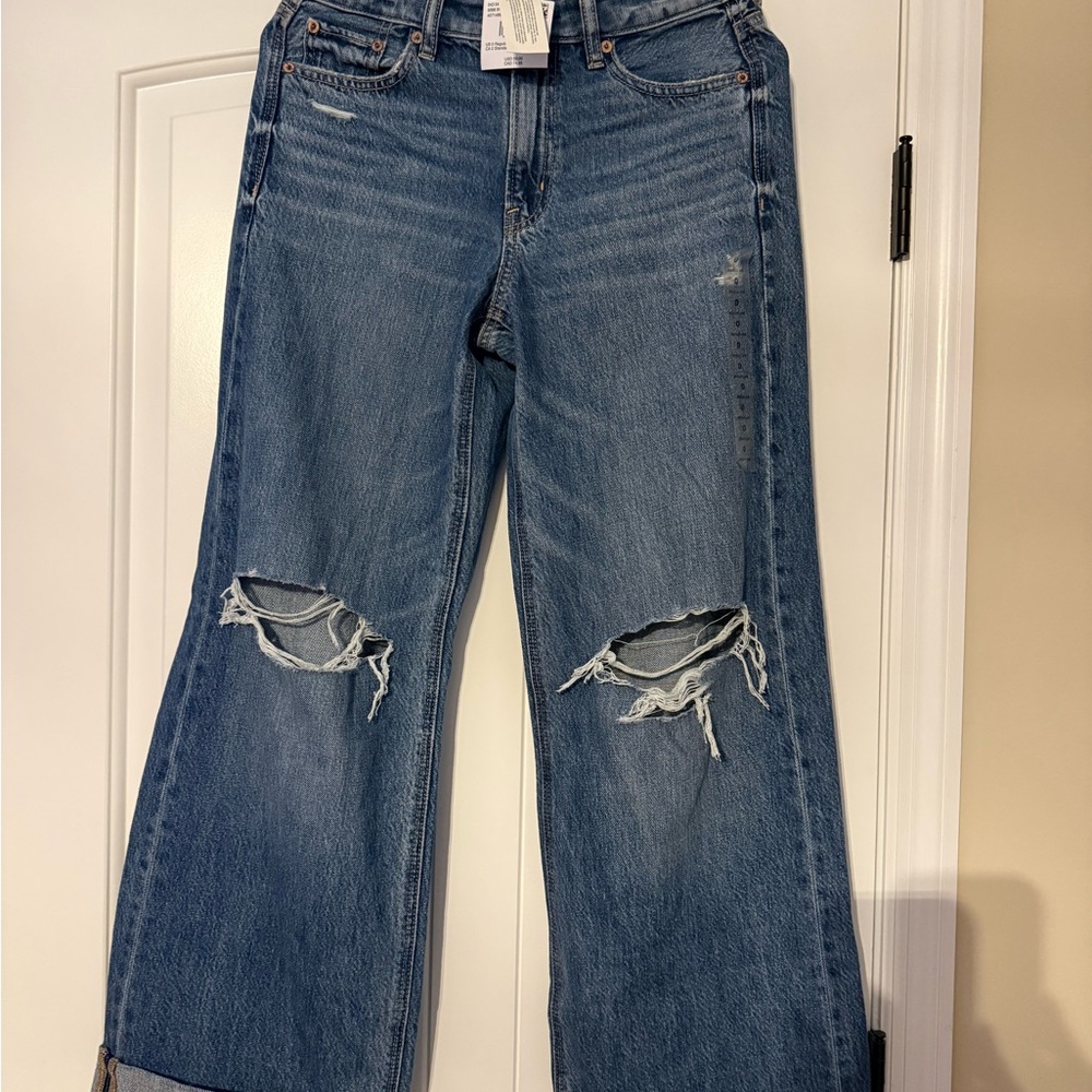 NWT American Eagle Outfitters Blue Ripped Boyfriend Jeans